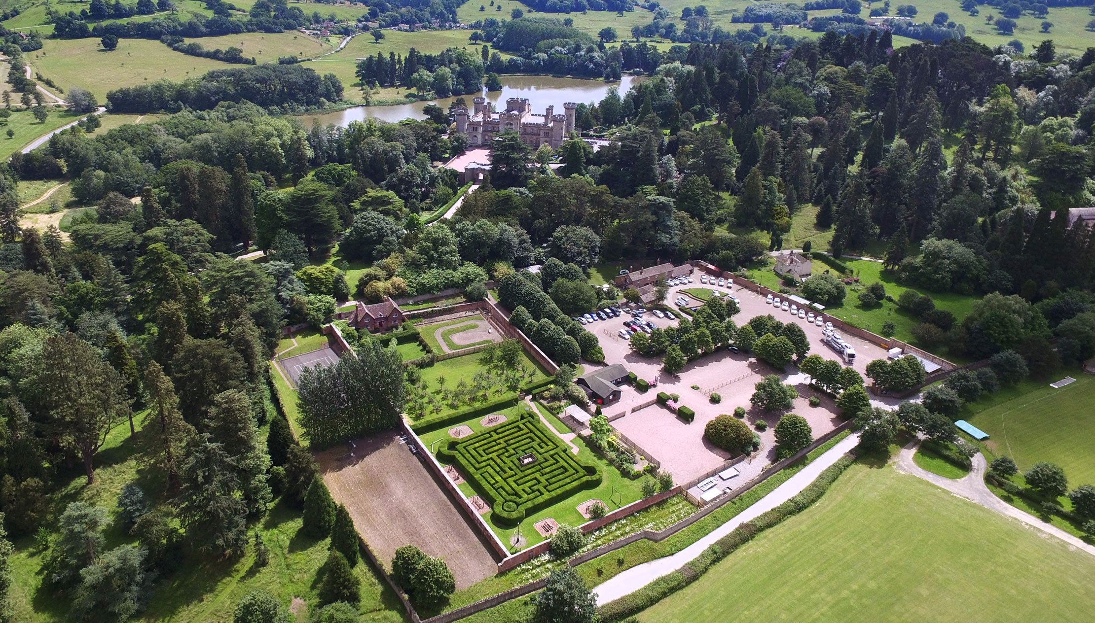 Meth-web-full-width-eastnor-castle-full-view